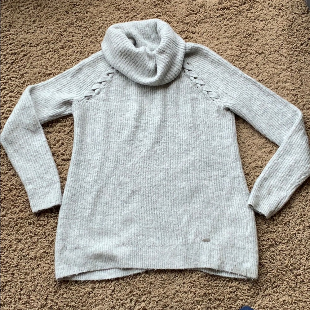 Hollister braid accent grey sweater M